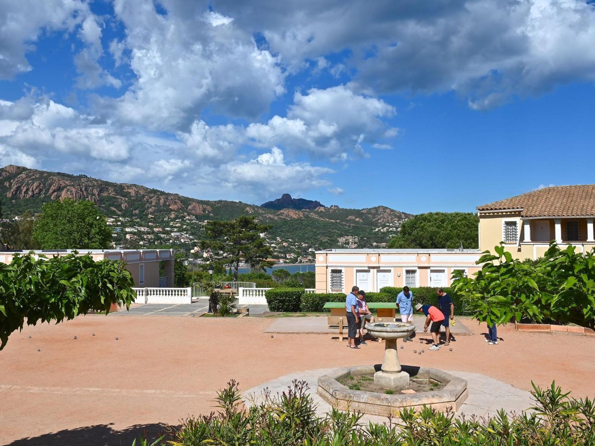 Apartment Village Cap Esterel - Le Village-81 By Interhome Saint-Raphaël Exterior foto